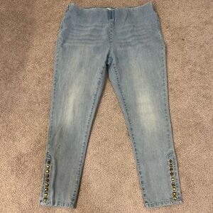 Soft Surroundings Pull On Light Wash Jeans with Button Accents